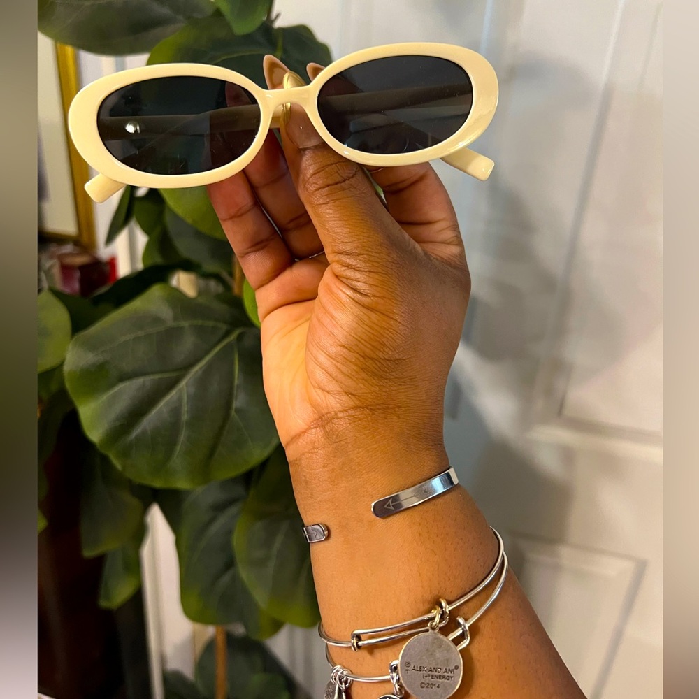 1pc Plastic Oval Butter Cream | Decorative Unisex Fashion Glasses